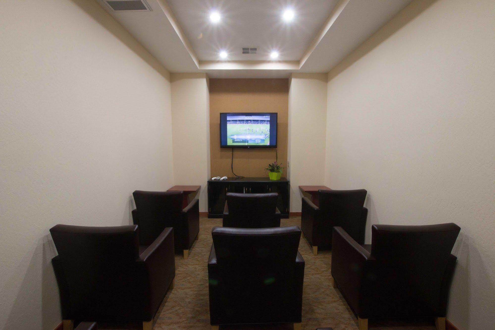 เมาน์เท็น รีทรีต รีสอร์ต Hotel อาร์โนลด์ ภายนอก รูปภาพ